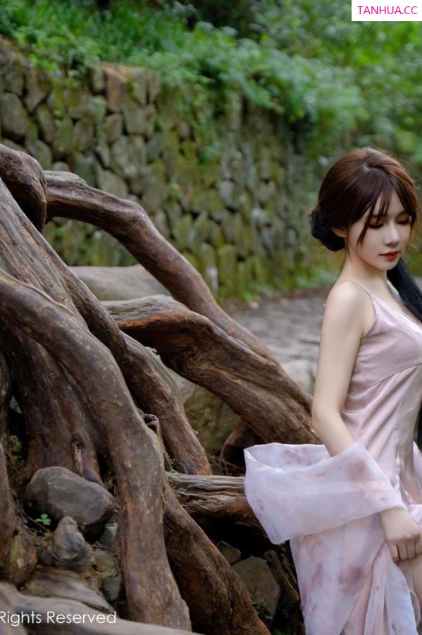 婠婠么  [XiuRen秀人网]高清写真图 2022.10.11 No.5690 婠婠么&小肥莹第41张图片